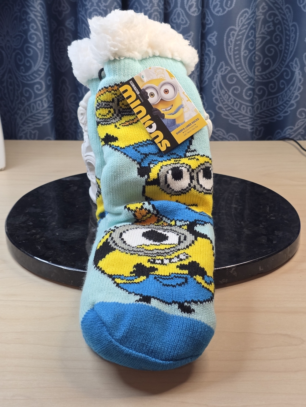 ​NWT Minions Sherpa Lined Slipper Socks Light Blue Non-Slip One Size Cozy Unisex